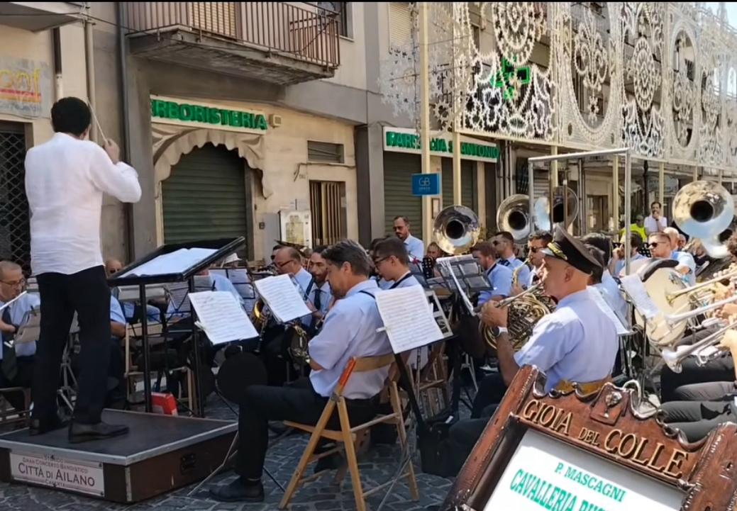 Musica operistica di qualità e sentiti riti religiosi: il Festone prosegue con grande partecipazione popolare