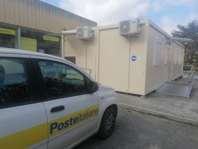 Lavori all'Ufficio Postale: servizi assicurati in un container