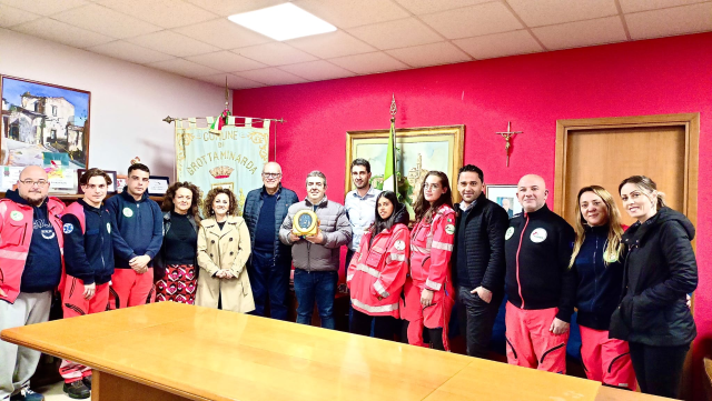 “Anni Ruggenti” dona un defibrillatore per lo Stadio Comunale