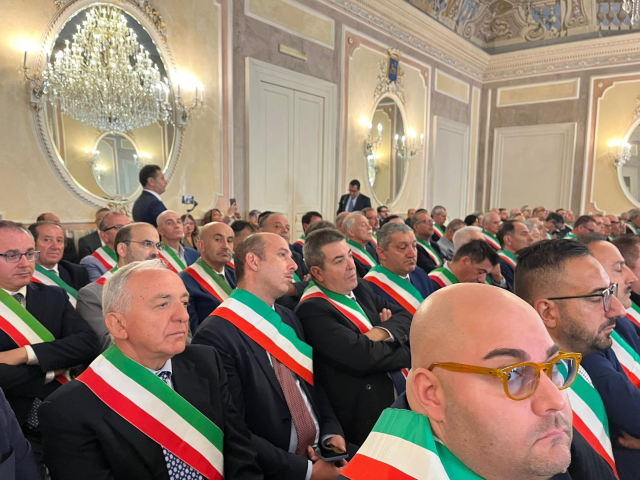  G7, il Sindaco di Grottaminarda all'incontro con il Ministro Piantedosi in Prefettura